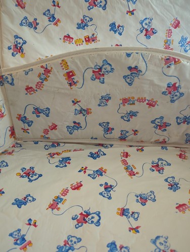Materasso letto bambola Denis Toy Co. vintage e paracolpi misura materasso 22,5x13" - Foto 9 di 9