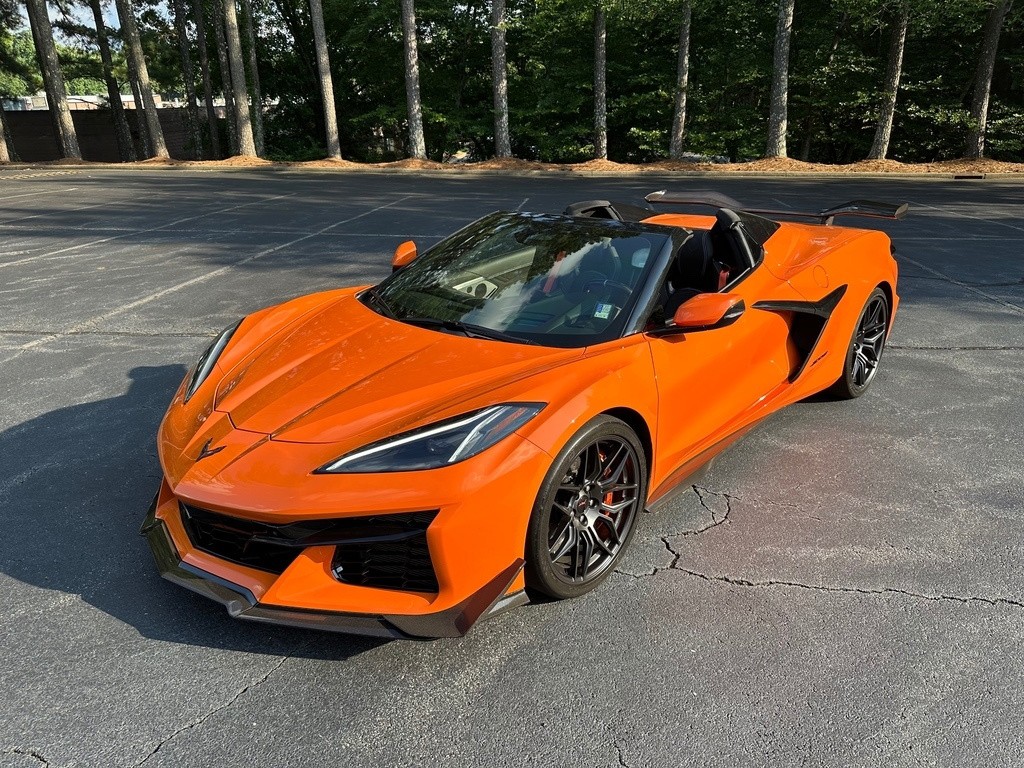 2024 Orange Chevrolet Corvette Z06 3LZ | C8 Corvette Photo 3