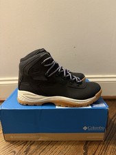 Size 10.5 Columbia Women  s Newton Ridge Plus Waterproof Hiking Boots
