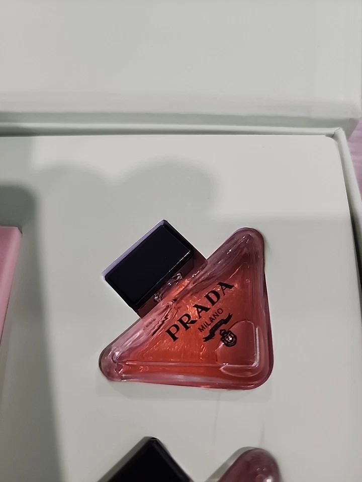 Juego de regalo PRADA Perfume Trio 3) 1 prada Eau De Parfum 30 ml y 2 piezas 7 ml/0,23 fl. oz Foto 4 de 4