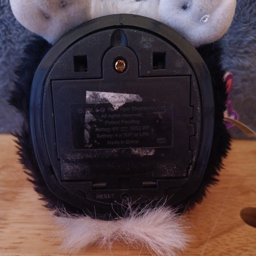 Furby Black and White Model 70-800. New w/o Box. Tiger Electronics 1998 - Picture 8 of 10