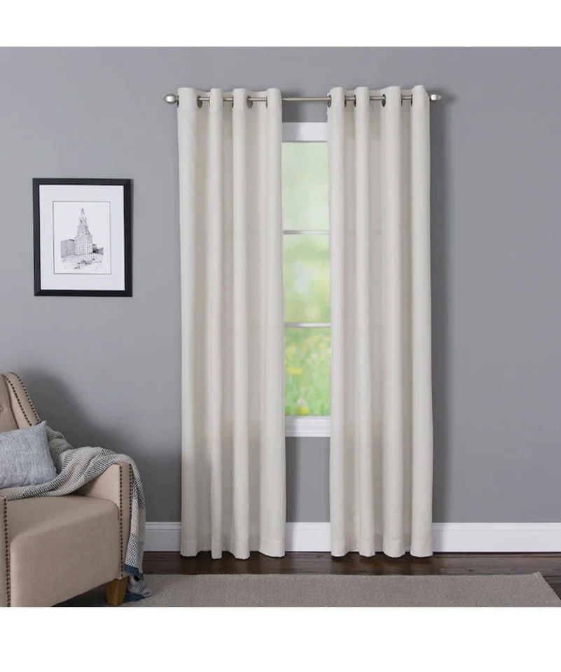 Panel de cortina de filtro de luz Style Selections ~ blanco ~ 95" L x 50" W Foto 2 de 4