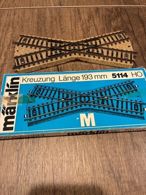 MARKLIN HO SCALE SET OF 2 M-TRACK 30 DEGREE CROSSOVER TRACK NO. 5114