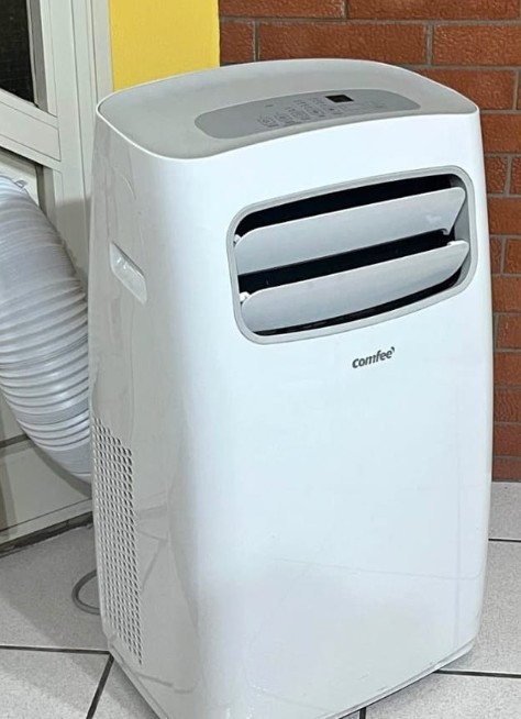 Comfee Condizionatore Portatile electroline Bianco con tubo di scarico