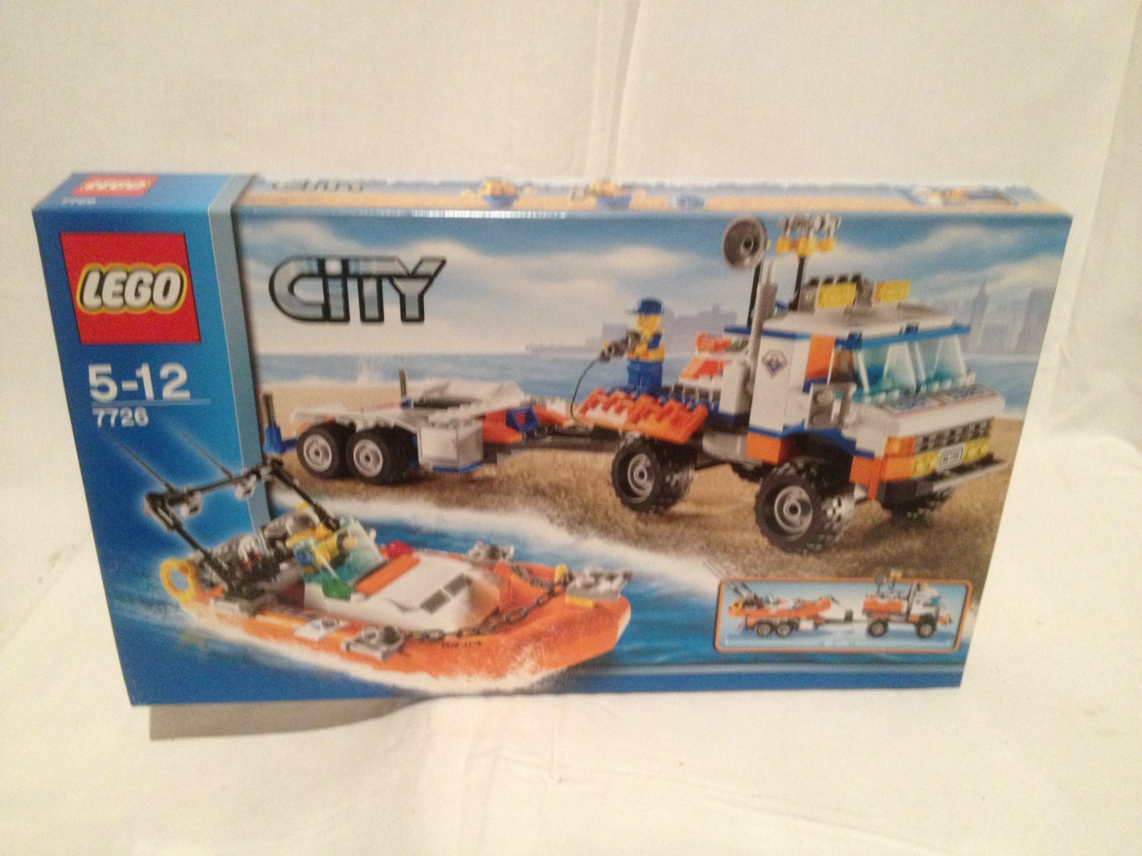 Bateau hors-bord et camion Lego City 7726 pour revivre les sauvetages maritimes