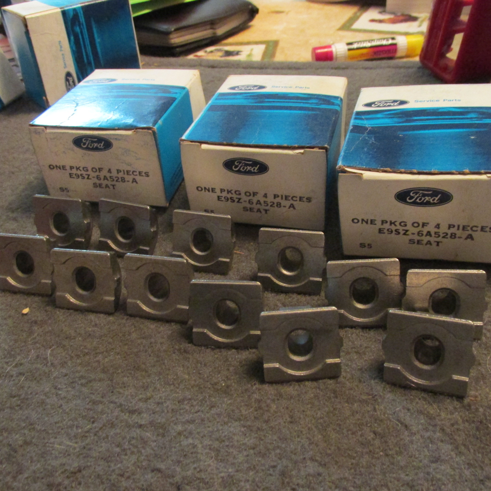 NOS 1989 1998 FORD THUNDERBIRD MUSTANG 3.8L ROCKER ARM FULCRUM SEATS