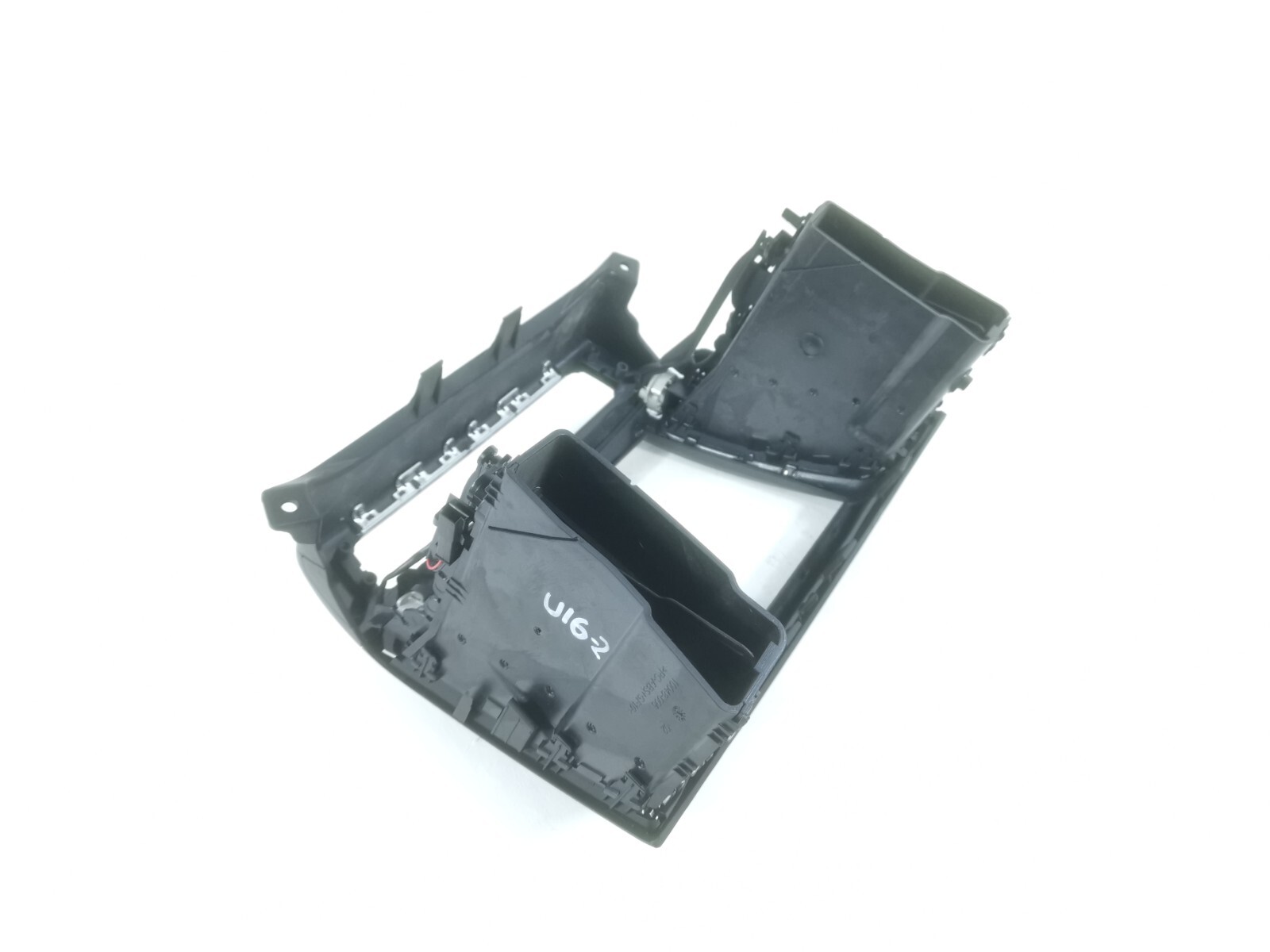 17-20 MASERATI Levante CENTER DASH SCREEN BEZEL AIR VENT 6700749220