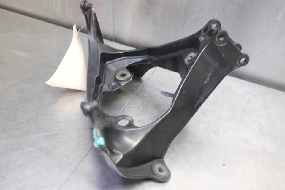 08-09 Suzuki GSXR 600 Main Upper Fairing Stay Bracket Foto 3 de 4