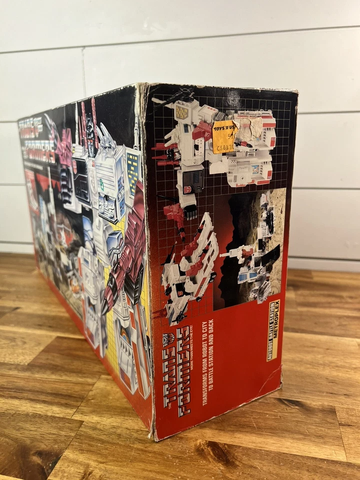 Metroplex Complete w/ Box 1985 Vintage G1 Transformers Figure Rubber Tires - Image 4 of 4