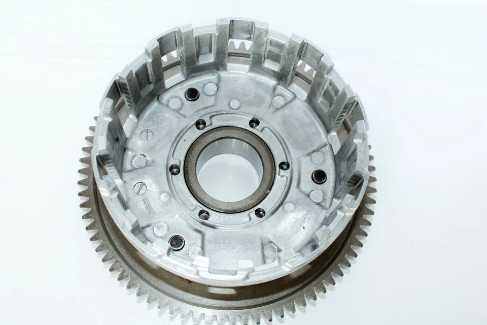 04 SUZUKI GSXR600 CLUTCH BASKET 21200-39820 - Image 4 of 4