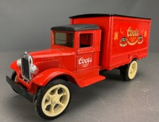 1:34 Ertl Diecast Coors Golden Beer 1931 Hawkeye Box Truck, Bank D1441