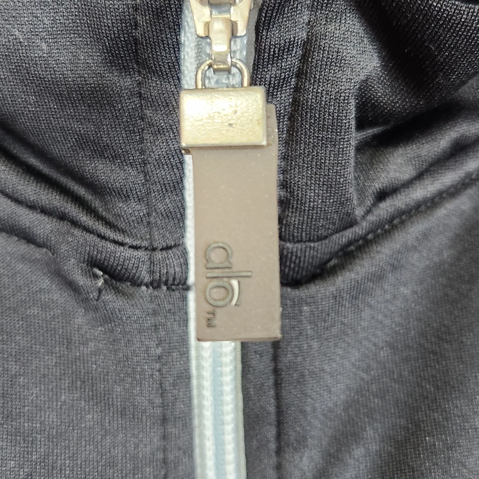 alo-yoga coolfit athletic athleisure workout yoga jacket