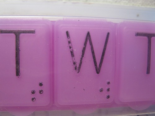 Apex 7-Day Extra Large Pill Organizer - Picture 2 of 3