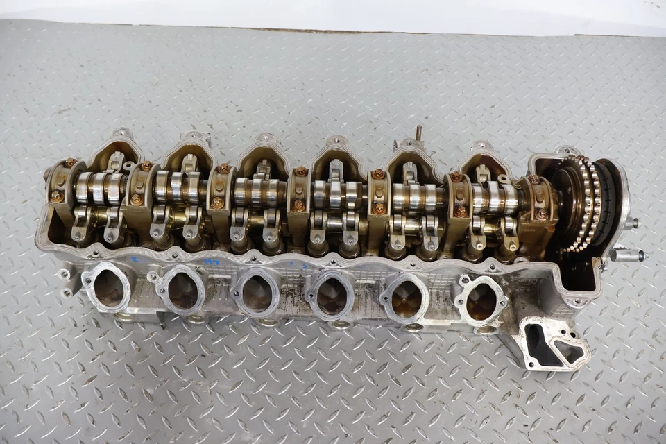 08-11 Maybach 57 5,5 L V12 SOHC izquierda izquierda izquierda izquierda culata motor con válvulas y árbol de levas Foto 2 de 4