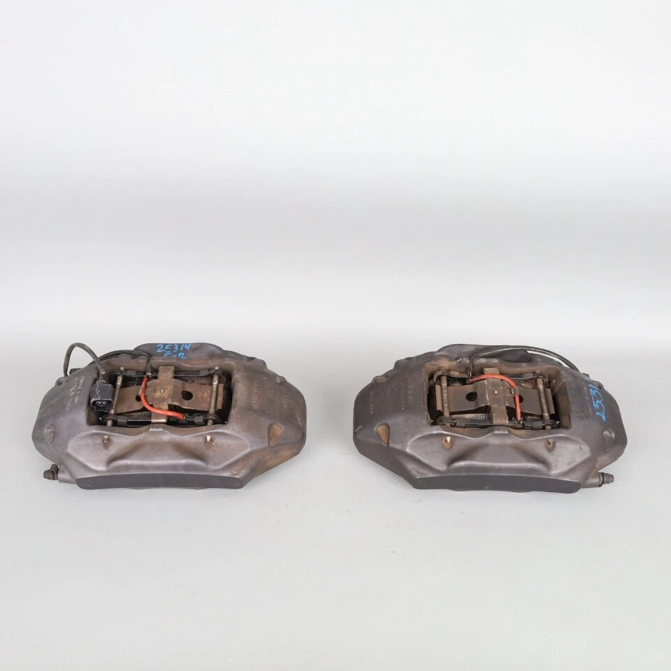 Juego de pinzas de freno delanteras Volkswagen Touareg 2006-2017 par 7L6615149A OEM usadas Foto 2 de 4