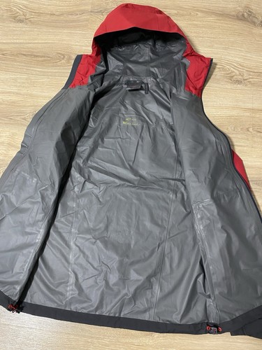 Mammut Gore Tex Wenaha Red Black Hooded Paclite Waterproof Gorpcore Jacket M - Picture 4 of 17