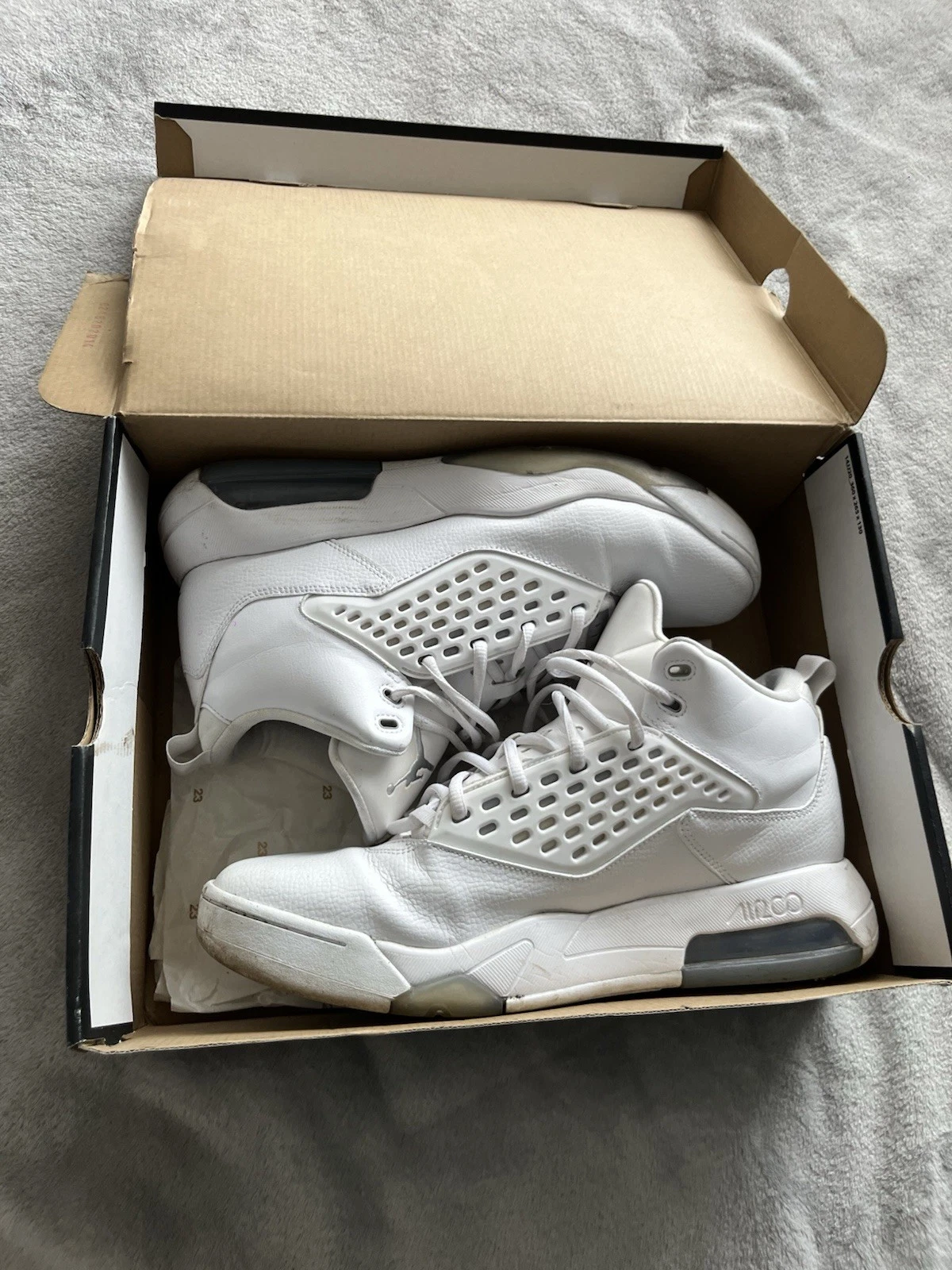 Scarpe da ginnastica uomo bianche Jordan Maxin 200 taglia UK 11 con scatola