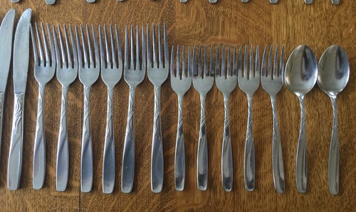 Rare Vintage Towle SCC stainless Japan wavy line wave Flatware 35 pcs - Picture 2 of 10