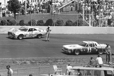 George Follmer Gives Two Thumbs Up To Cale Yarborough 1974 OLD PHOTO
