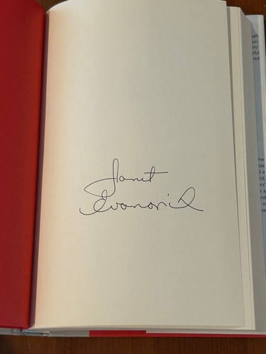 Janet Evanovich SIGNED First Editions RARE Complete Series 30 Volumes - Picture 6 of 14