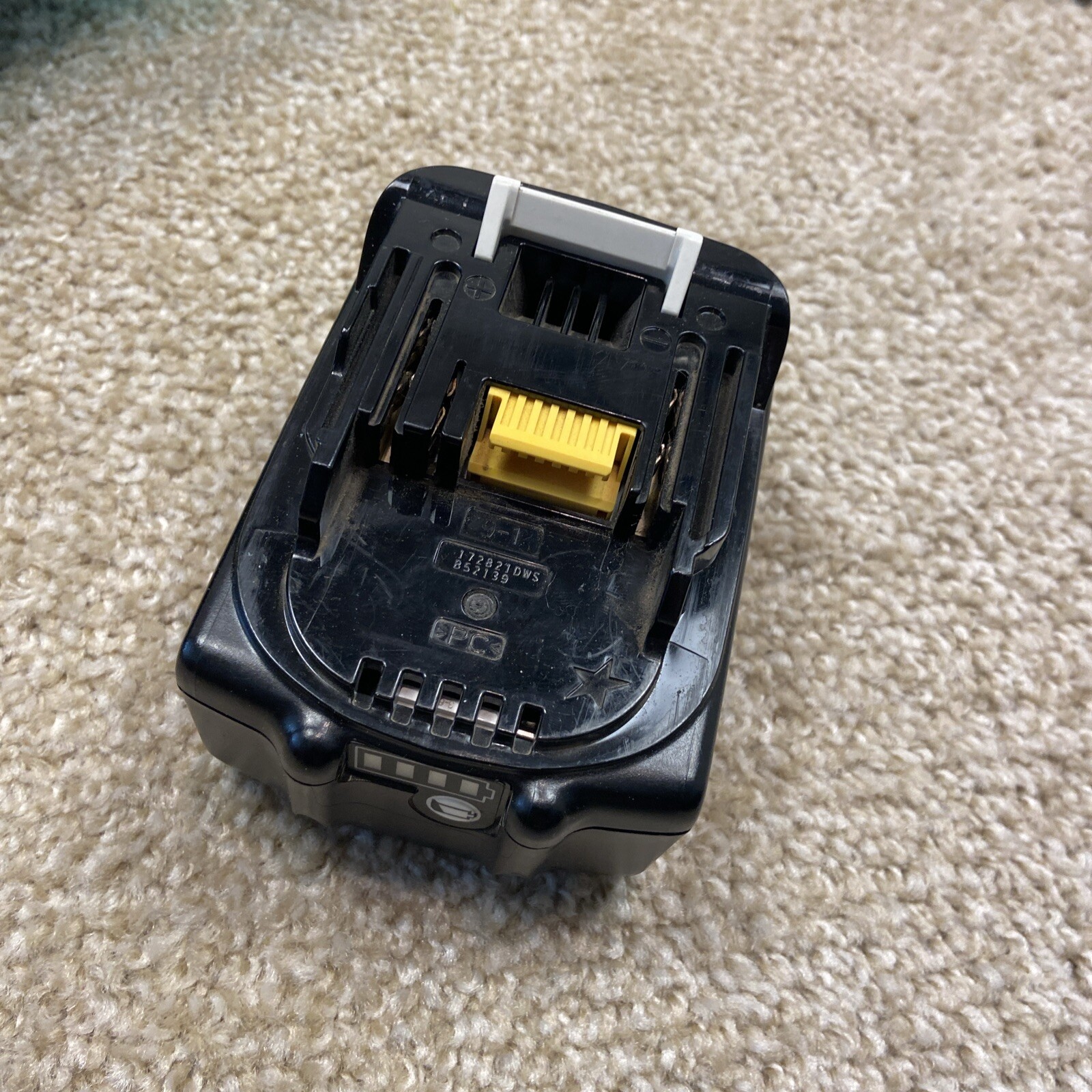 Makita XLC02 LiIon 18v Cordless Vacuum Tool & Battery Hand Held Blue