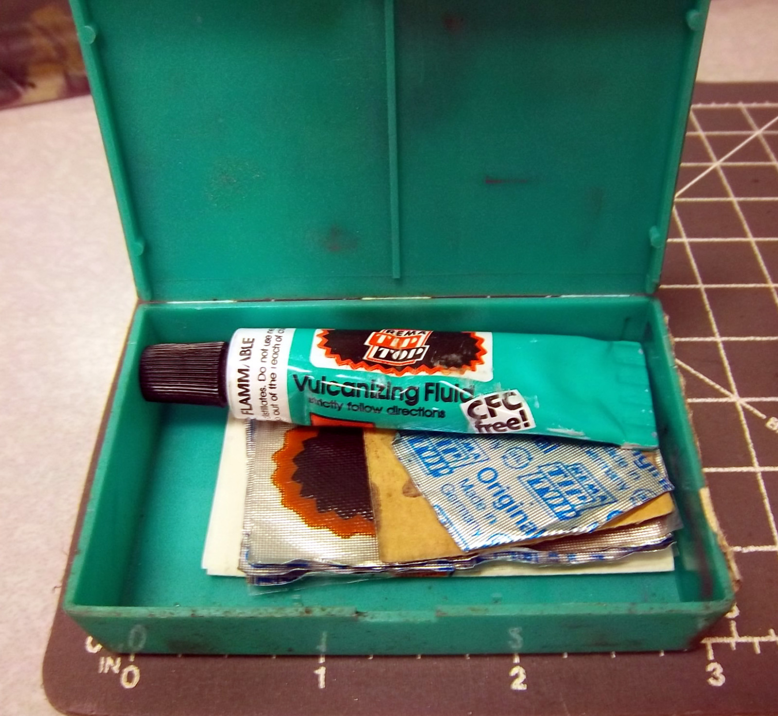 REMA tip top TOURING bicycle tire tube repair kit tin, great graphics