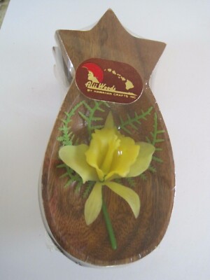 Alii Woods by Hawaiian Crafts Wood Pineapple Set 3 5.5'' x 2 3/4''