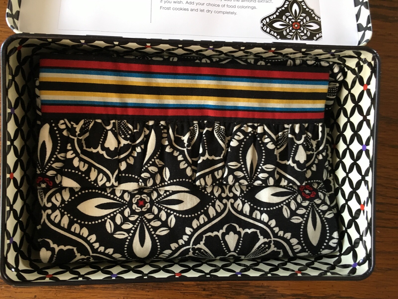 Vera Bradley Full Length Apron Tin Recipe box and Gift Box NEW