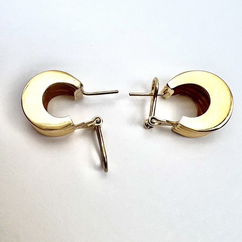 14K Solid Yellow Gold Ribbed Huggie Gold Latch Back Earrings Italy 5/8”, 6.81g - Picture 4 of 10
