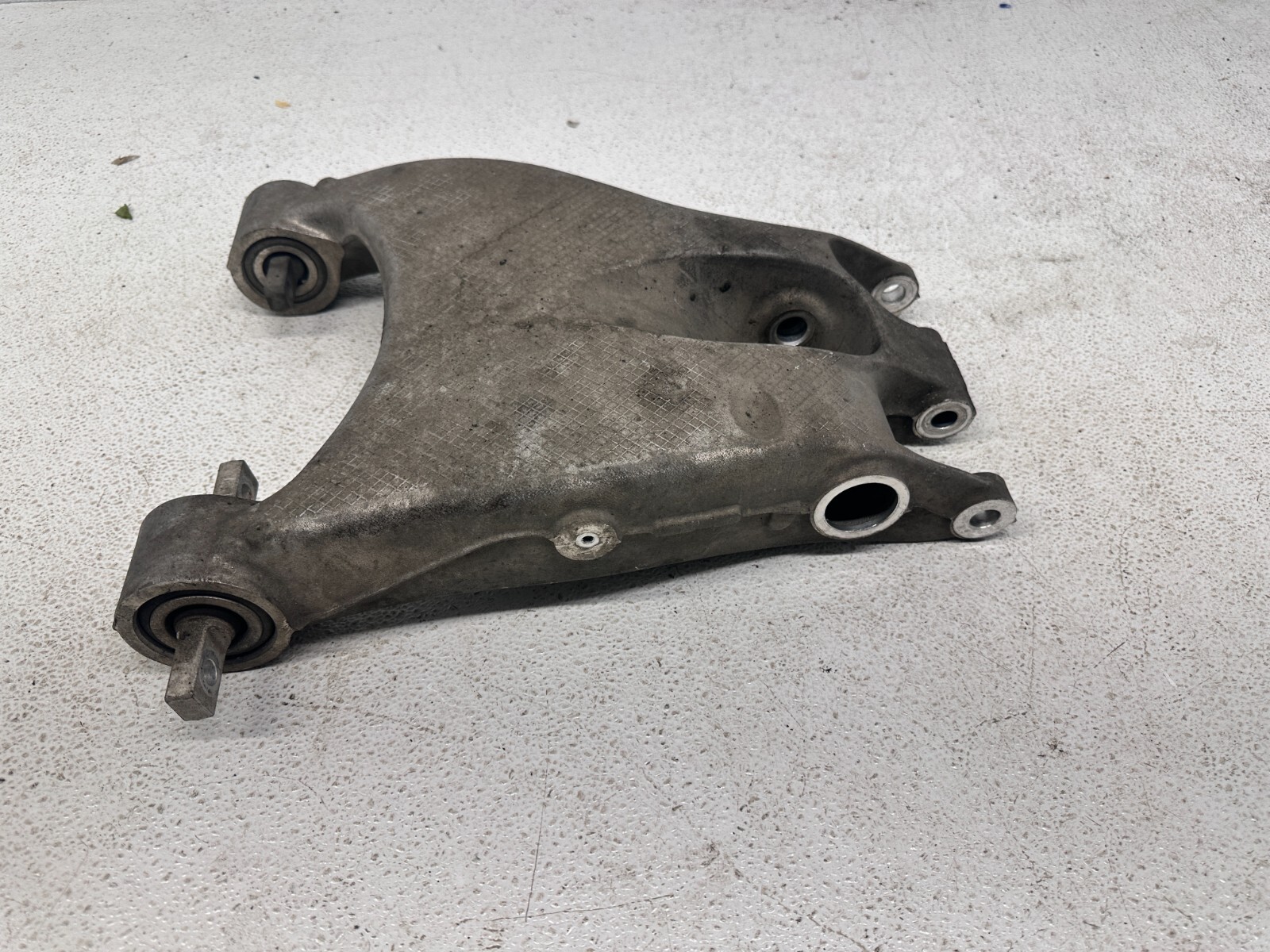 Rear Right Left Lower Control Arm 245703 245702 Ferrari California T 2015-2018