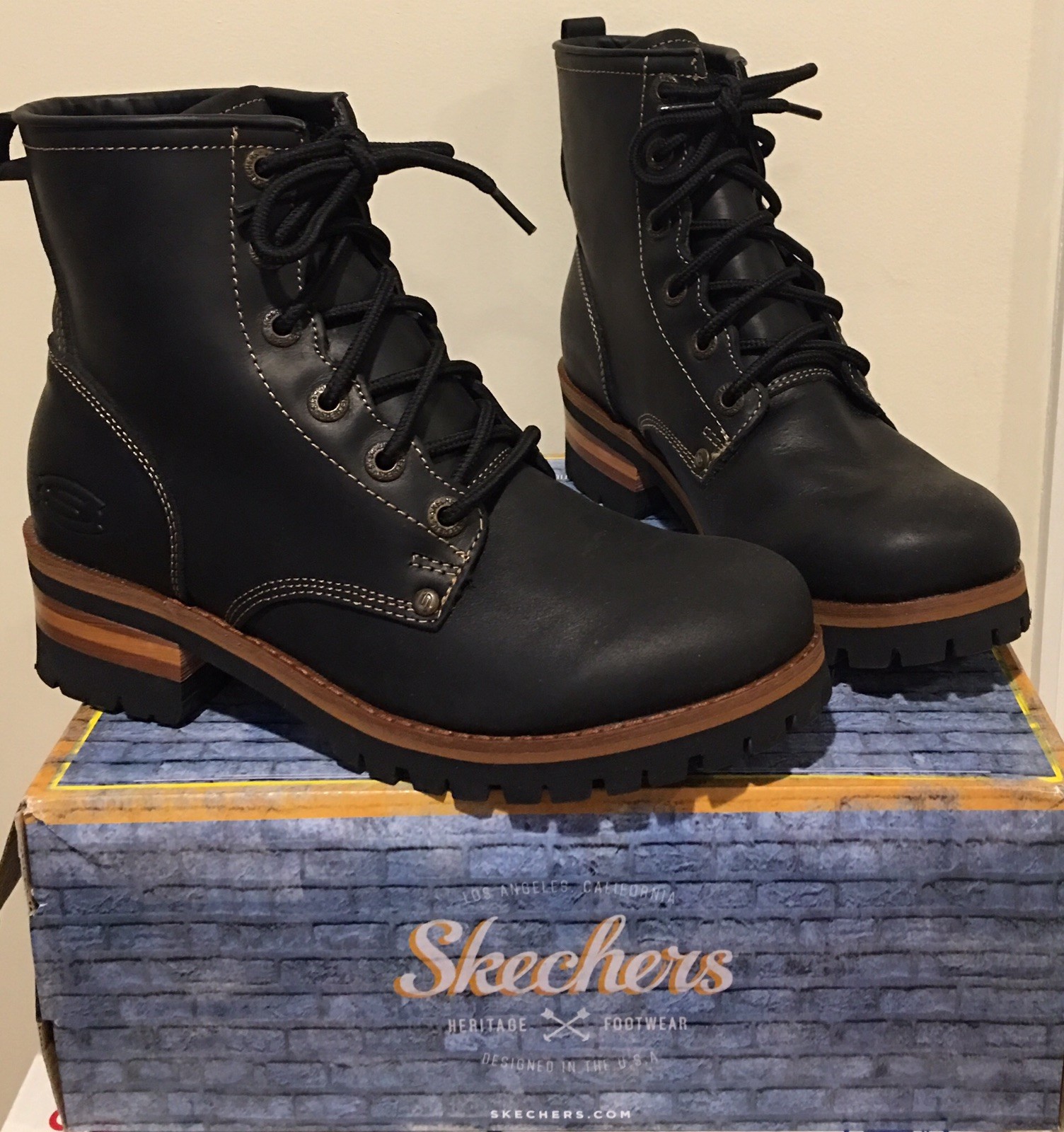 skechers women's laramie 2 engineer boot