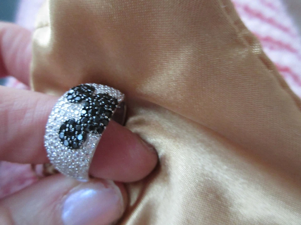 ¡NUEVO EN CAJA! ANILLO PLATA ESTERLINA 925 MICKEY DISNEY 90 DIAMONIQUE NEGRO 8 Foto 3 de 4