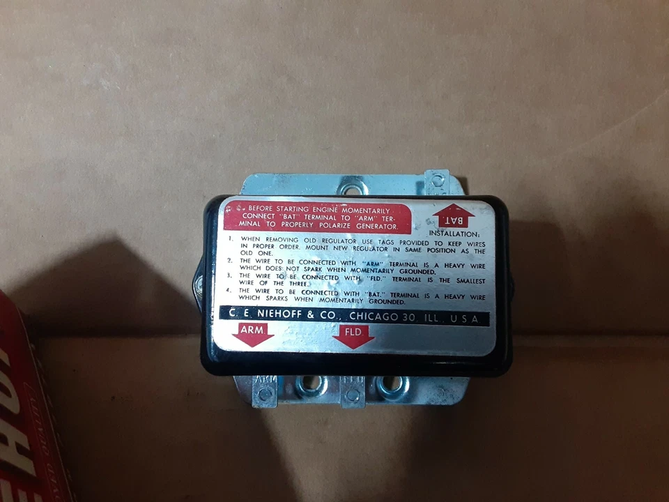 1956 - 1959 Studebaker 汽车和卡车电压调节器 NOS 部件 # 1539451 — 第 2/4 张图片