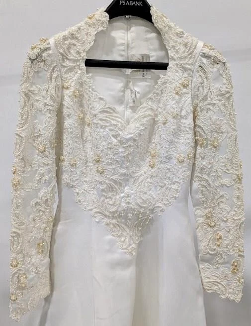 Vintage Mary's White Long Sleeve Wedding Dress Ball Gown Pearls Sequins Sz 10 - Image 3 of 4