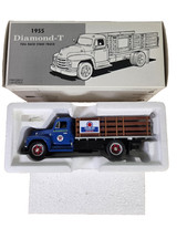 First Gear Texaco Havoline 1955 Diamond T Full Rack Stake Truck 134 19-2141
