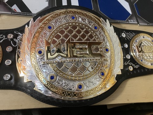 WEC Gürtel signiert von 20 Event gebraucht im Kampf getragen Jose Aldo Cornerman Mütze UFC selten MMA - Bild 2 von 17