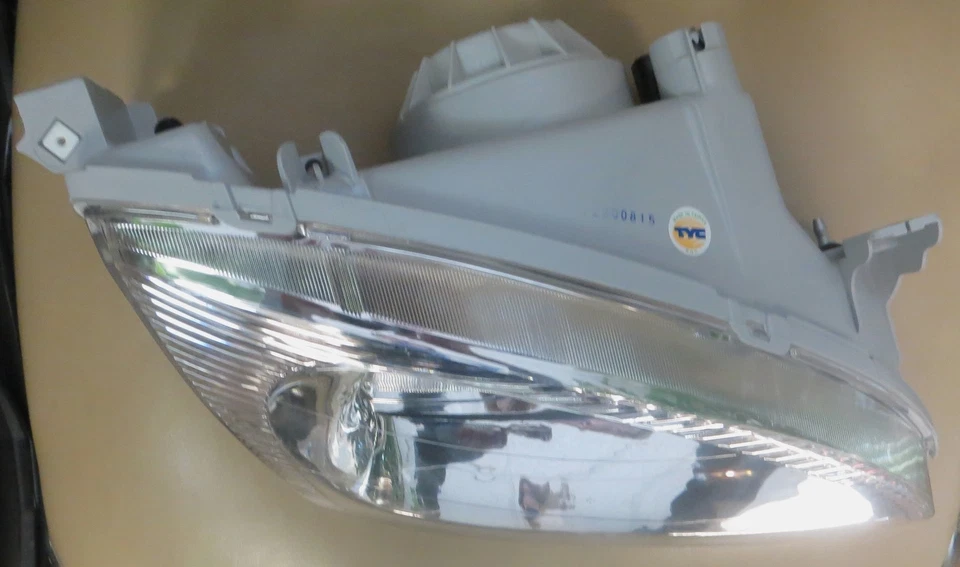NEW  1999-2000 Hyundai Elantra Right Passenger Side Headlight Assembly TYC brand — 第 4/4 张图片