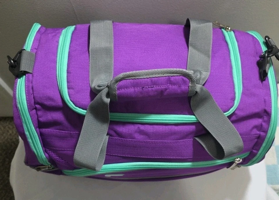 BOLSA DE GIMNASIO PARA PASAR LA NOCHE FILA DUFFLE Filatech púrpura, borde verde azulado NUEVO multibolsillo 19×11" Foto 3 de 4