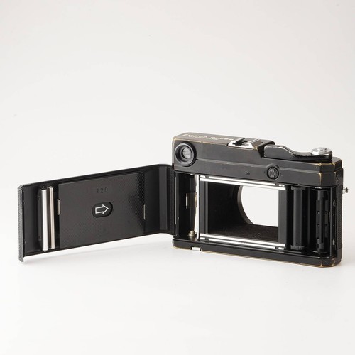 Fujica GL690 Professional Medium Format Film Camera Body - Picture 9 of 10