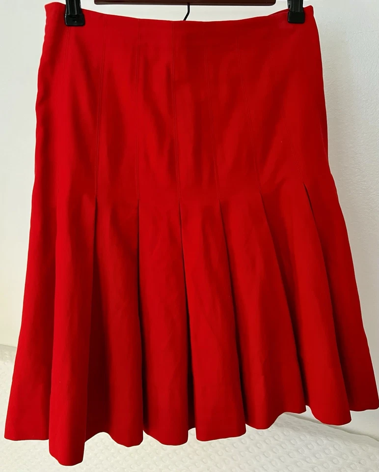 Ralph Lauren 100% Cotton Pleated Bright Red Knee High Skirt (Black Label) - Image 3 of 4