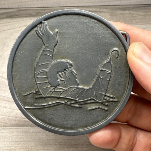 Belt Buckle Round Man Drowning Hook Hand Arm Prisoner The Fugitive? RARE UNIQUE - Picture 11 of 11
