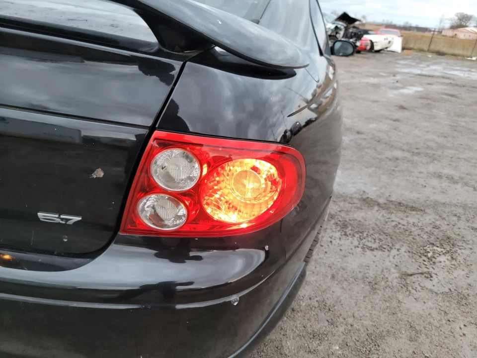 04-06 PANEL ALERÓN TAPA MALETERO TRASERO PONTIAC GTO PHANTOM METÁLICO NEGRO 80U Foto 4 de 4