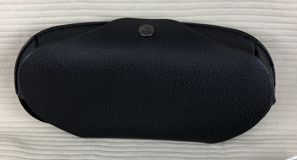 Estuche para gafas de sol Carrera Plus paño de limpieza negro cierre a presión Foto 2 de 3