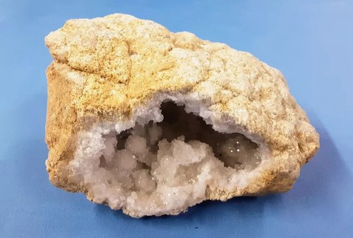 Geode. Natural Raw Crystal Gemstone. Gift Healing Stone. Geology. Earth Magic. - Picture 2 of 3