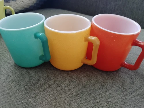Vtg 3 Hazel Atlas Coffee Mugs Yellow Hazel & Orange White Interior D handle 4"