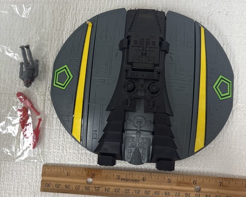 VTG 1978 Mattel Battlestar Galactica Cylon Raider. Cylon Pilot & Missiles