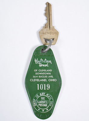 Vtg Holiday Inn Of Cleveland Downtown Euclid Ave Ohio Room Key FOB #1019
