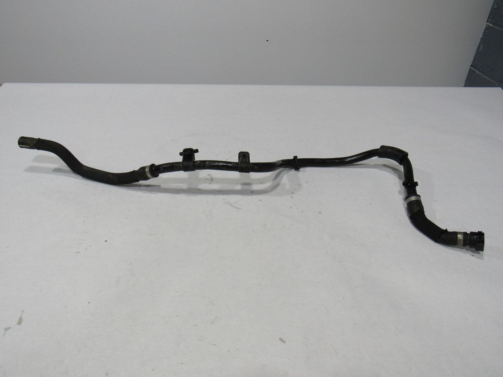 BMW i8 2014-2020 Hose pipe