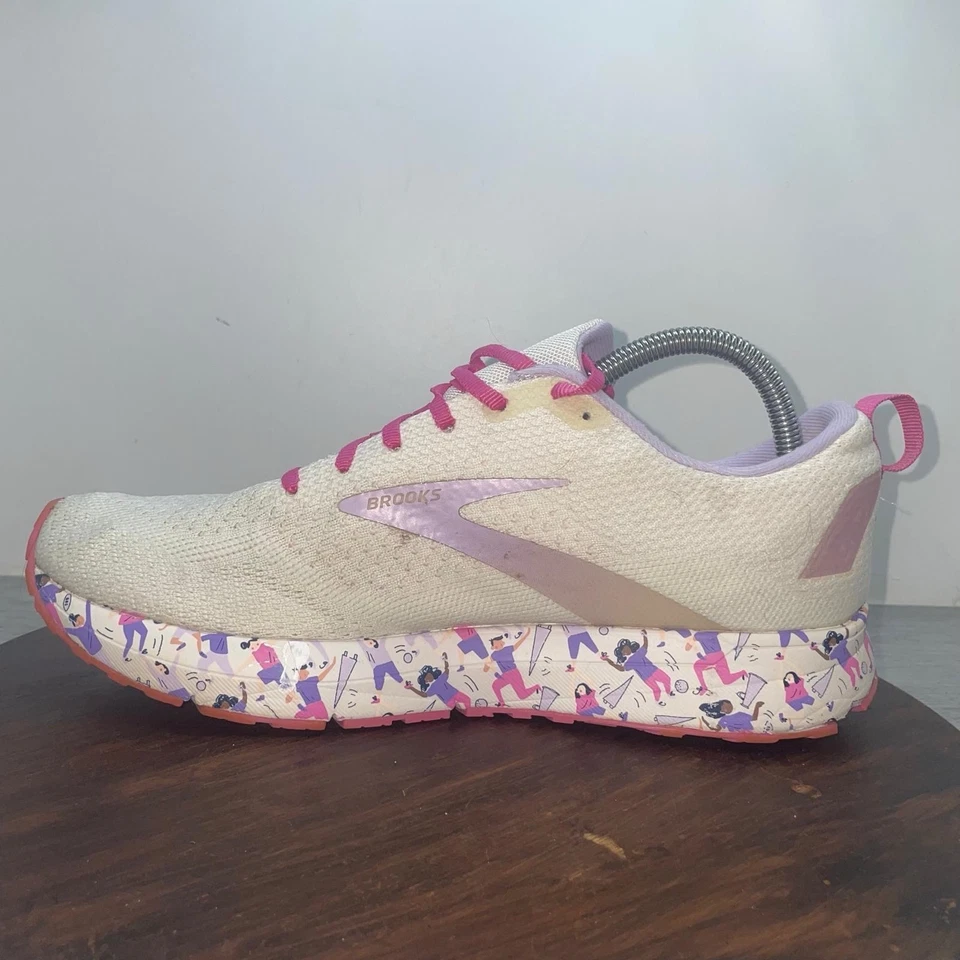 Zapatillas deportivas Brooks Revel 4 para mujer 11 Empower Her Unity Foto 2 de 4