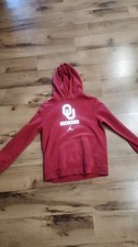 Oklahoma Sooners Hoodie- OU Boys youth Large has a small hole